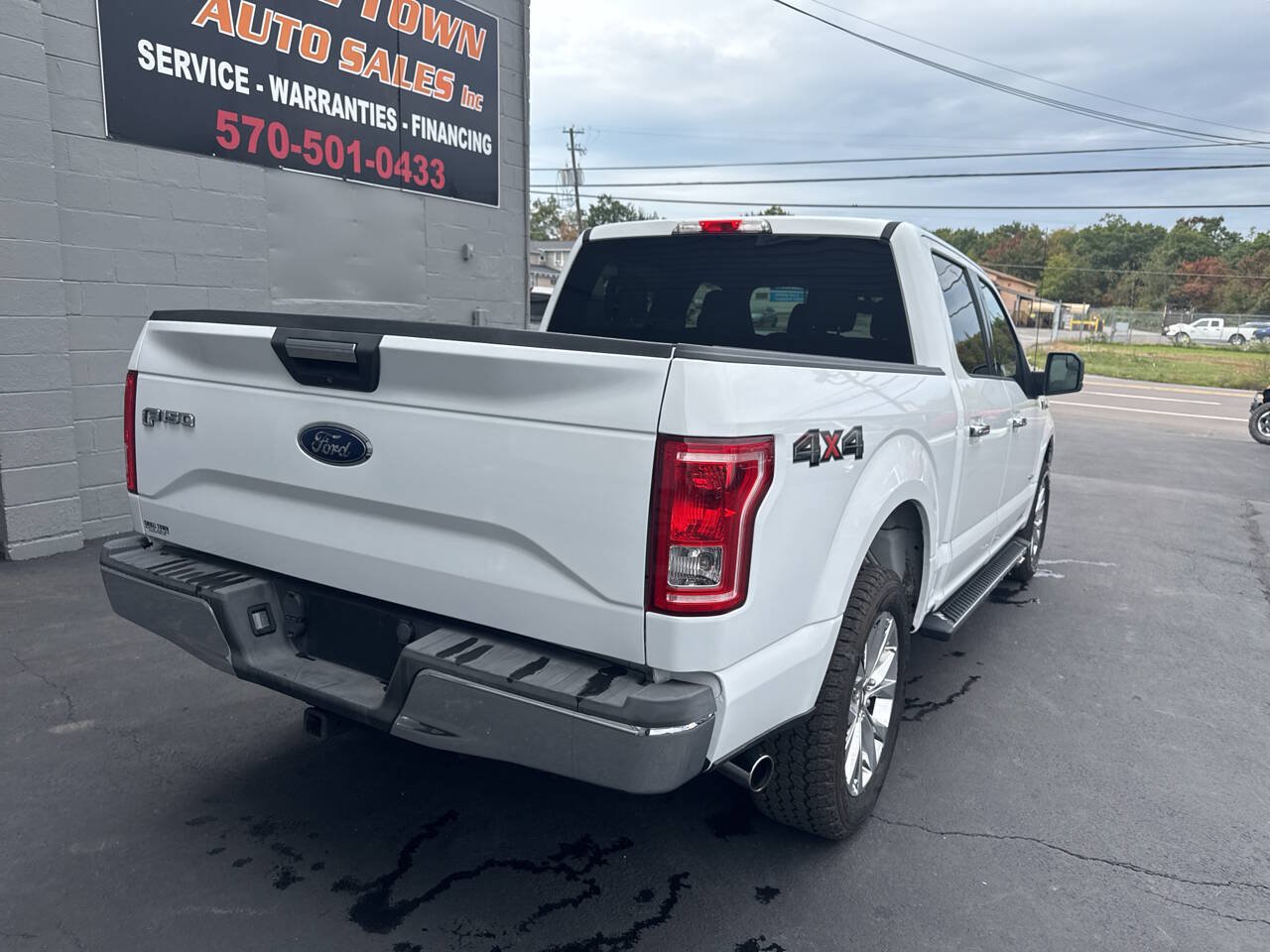 Used 2015 Ford F150 XLT w/ Equipment Group 301A Mid AWD/4WD image 8