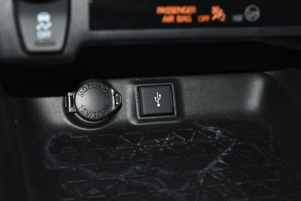 Used 2020 Toyota RAV4 XLE FWD image 13