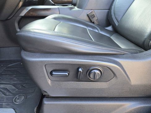 Used 2020 GMC Sierra 1500 SLT image 23