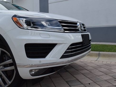Used 2016 Volkswagen Touareg TDI AWD/4WD image 16