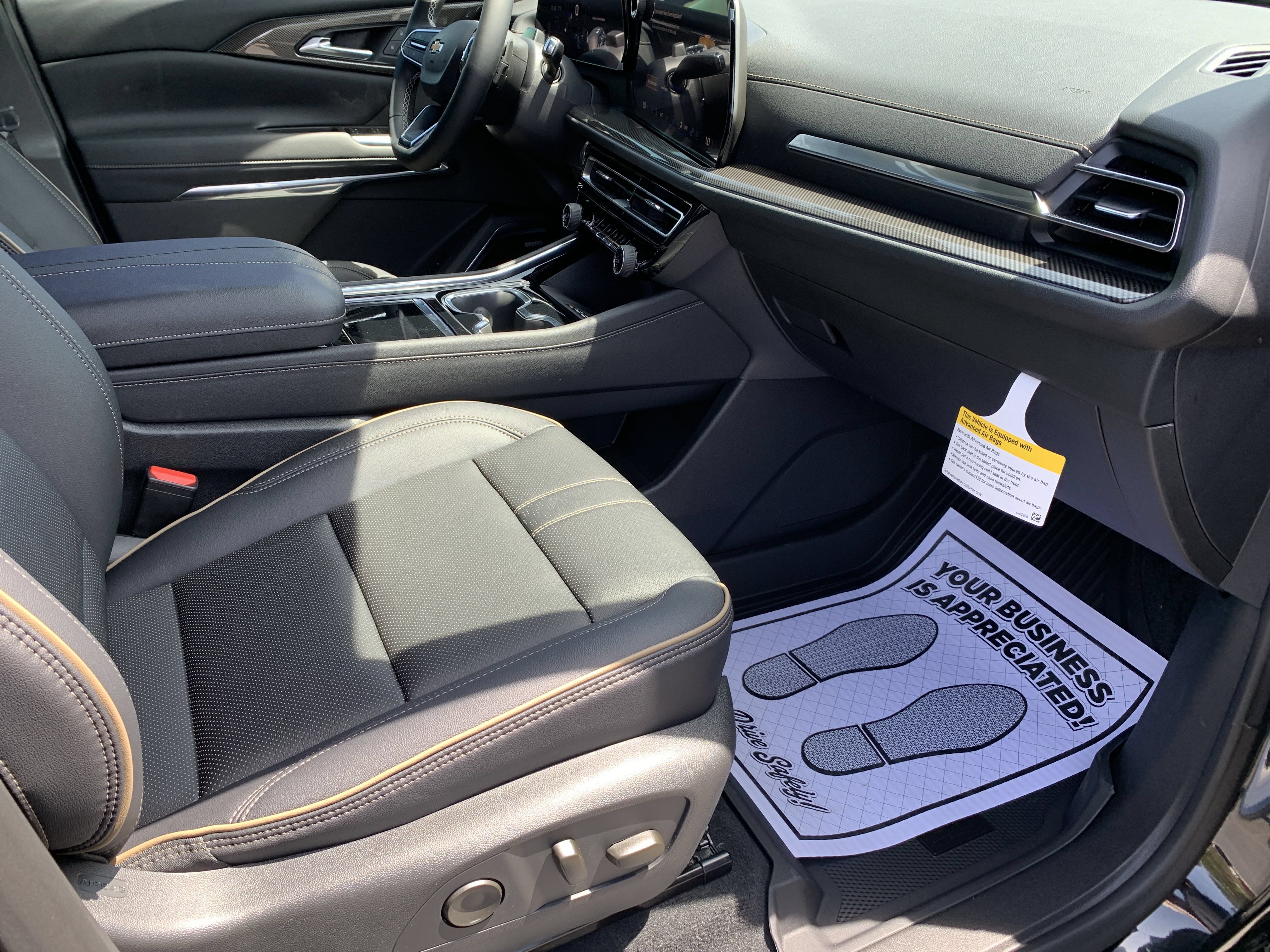 New 2025 Chevrolet Traverse High Country w/ LPO, Floor Liner Package FWD image 28