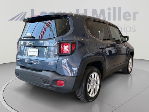 Used 2023 Jeep Renegade Latitude AWD/4WD image 5