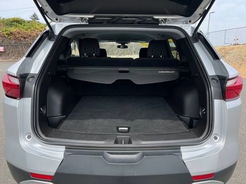 Used 2020 Chevrolet Blazer LT FWD image 13