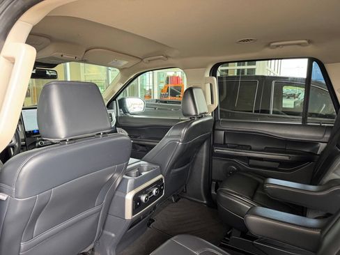 Used 2024 Ford Expedition XLT AWD/4WD image 22