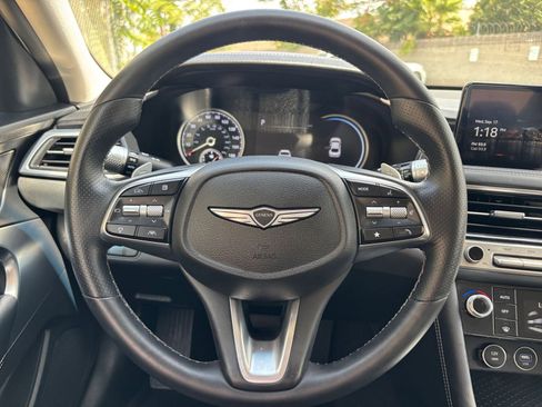 Used 2025 Genesis G70 2.5T image 28