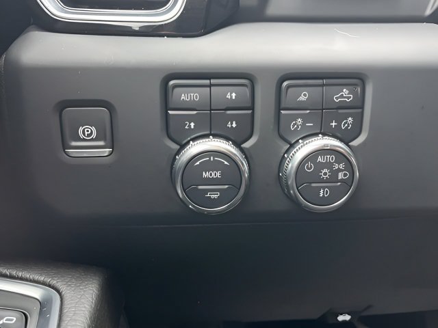 Used 2024 GMC Sierra 2500 Denali w/ Denali Reserve Package AWD/4WD image 14