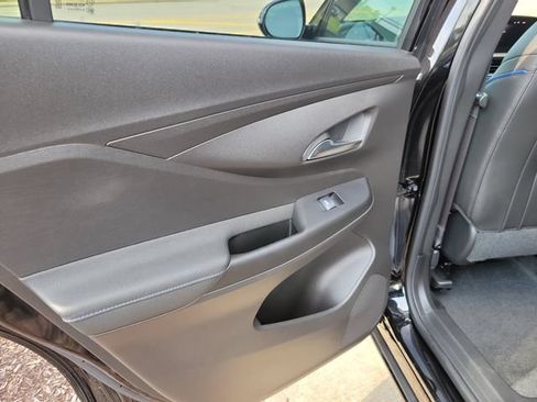 Used 2025 Buick Envista Sport Touring FWD image 10