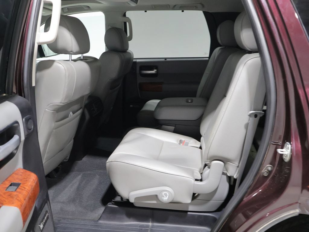 Used 2019 Toyota Sequoia Platinum AWD/4WD image 16