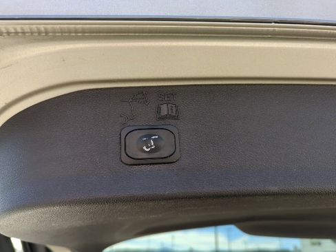 Used 2017 Ford Escape SE w/ Equipment Group 201A image 24