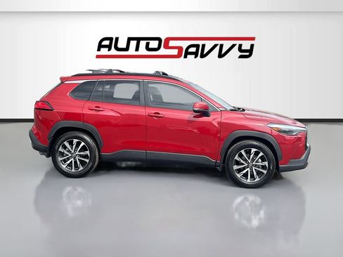Used 2024 Toyota Corolla Cross XLE w/ Convenience Package AWD/4WD image 8
