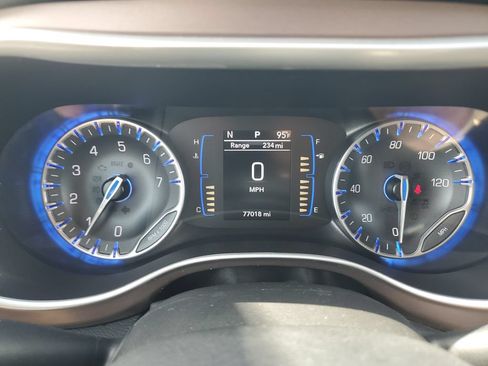 Used 2023 Chrysler Voyager LX FWD image 22