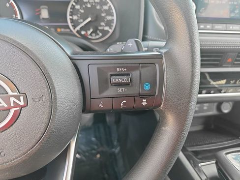 Used 2024 Nissan Rogue SV FWD image 16