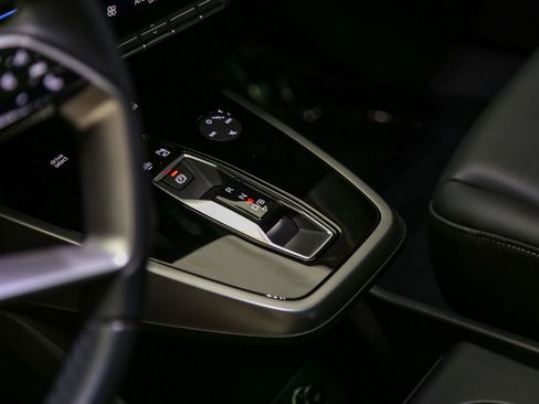 Certified 2023 Audi Q4 e-tron Premium Plus w/ Premium Plus RWD image 22
