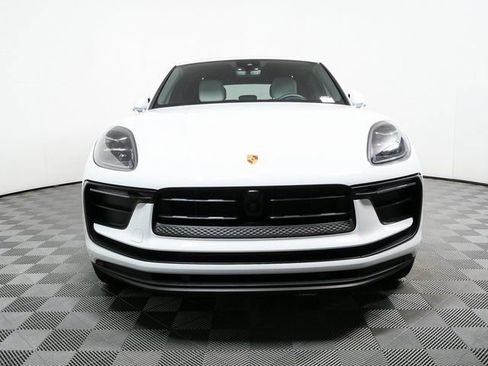 Certified 2024 Porsche Macan image 37