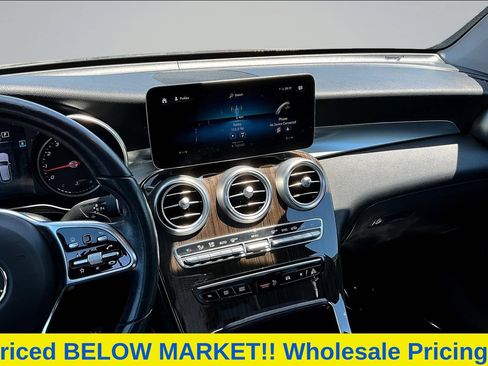 Used 2021 Mercedes-Benz GLC 300 w/ Premium Package image 11