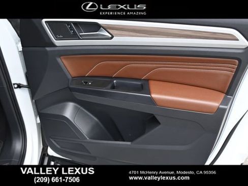 Used 2021 Volkswagen Atlas SEL Premium image 19