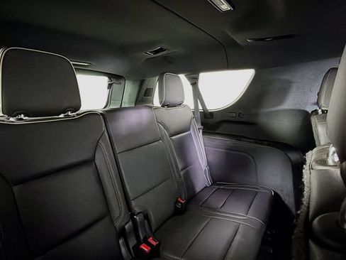 Used 2023 GMC Yukon XL SLT RWD image 29