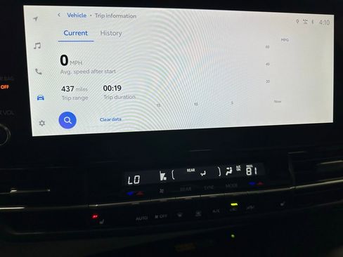 Used 2025 Toyota Sienna XSE image 35