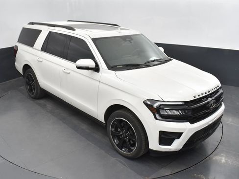 Used 2024 Ford Expedition Max Limited AWD/4WD image 12