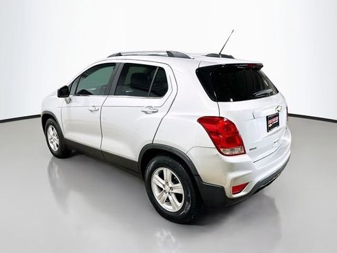 Used 2019 Chevrolet Trax LT w/ LT Convenience Package FWD image 9