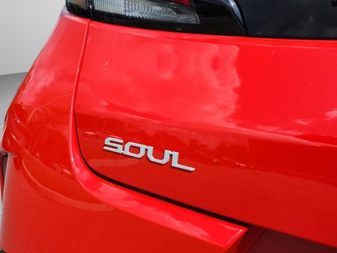 Used 2025 Kia Soul LX w/ LX Technology Package image 23