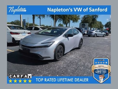 Used 2025 Toyota Prius LE FWD image 1
