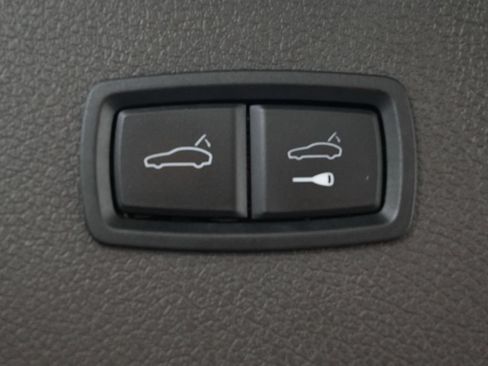 Certified 2018 Porsche Macan S AWD/4WD image 29