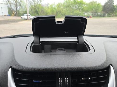 Used 2017 Chevrolet Traverse LT image 15