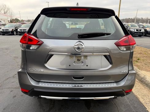 Used 2018 Nissan Rogue S image 6