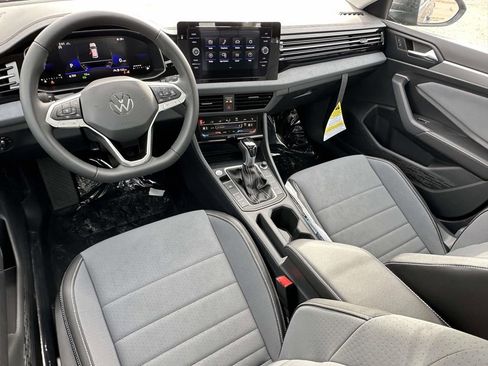 New 2026 Volkswagen Jetta SE image 9