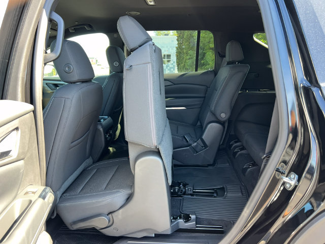 New 2026 Chevrolet Traverse LT w/ Driver Confidence Package AWD/4WD image 39