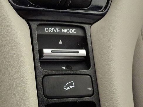 Used 2025 Honda HR-V LX image 28