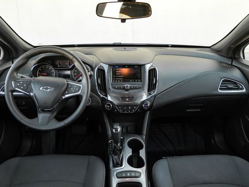Used 2019 Chevrolet Cruze LT w/ Convenience Package FWD image 16
