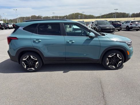 Used 2024 Kia Seltos SX w/ SX Sunroof Package image 6