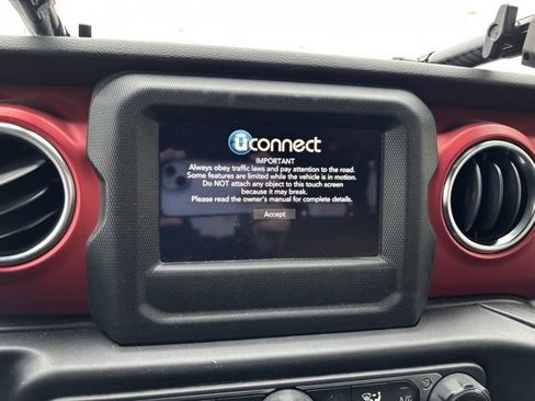 Used 2021 Jeep Wrangler Unlimited Rubicon image 17