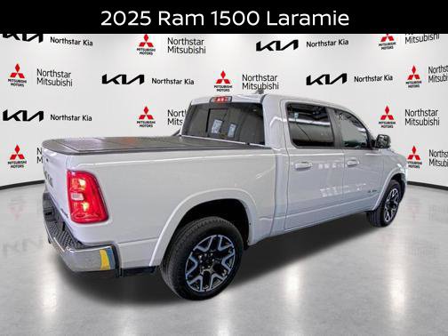 Used 2025 RAM 1500 Laramie AWD/4WD image 4