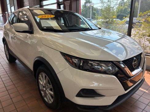 Used 2022 Nissan Rogue Sport S FWD image 1