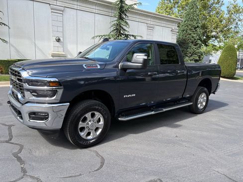 Used 2026 RAM 2500 Big Horn AWD/4WD image 2