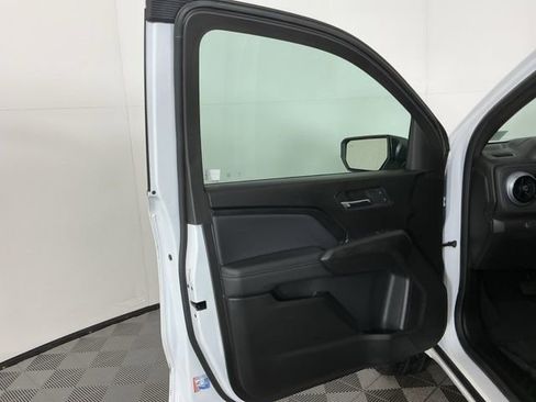Used 2024 Chevrolet Colorado LT w/ LT Convenience Package III image 13