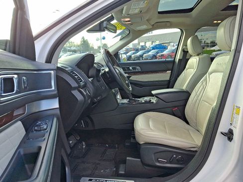 Certified 2018 Ford Explorer Platinum image 13