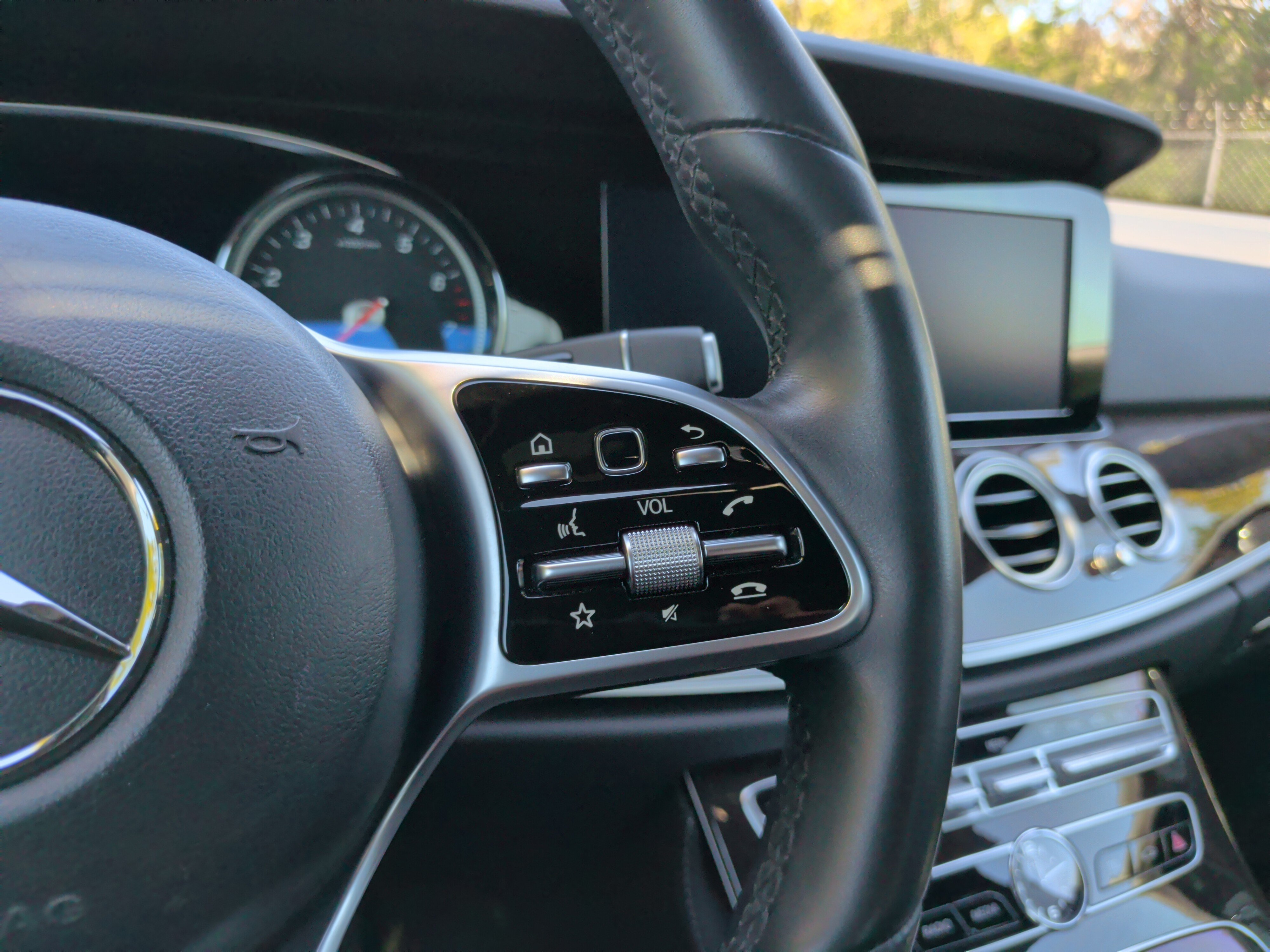 Used 2019 Mercedes-Benz E 300 image 23