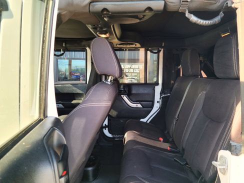 Used 2014 Jeep Wrangler Unlimited Sahara w/ Connectivity Group image 14