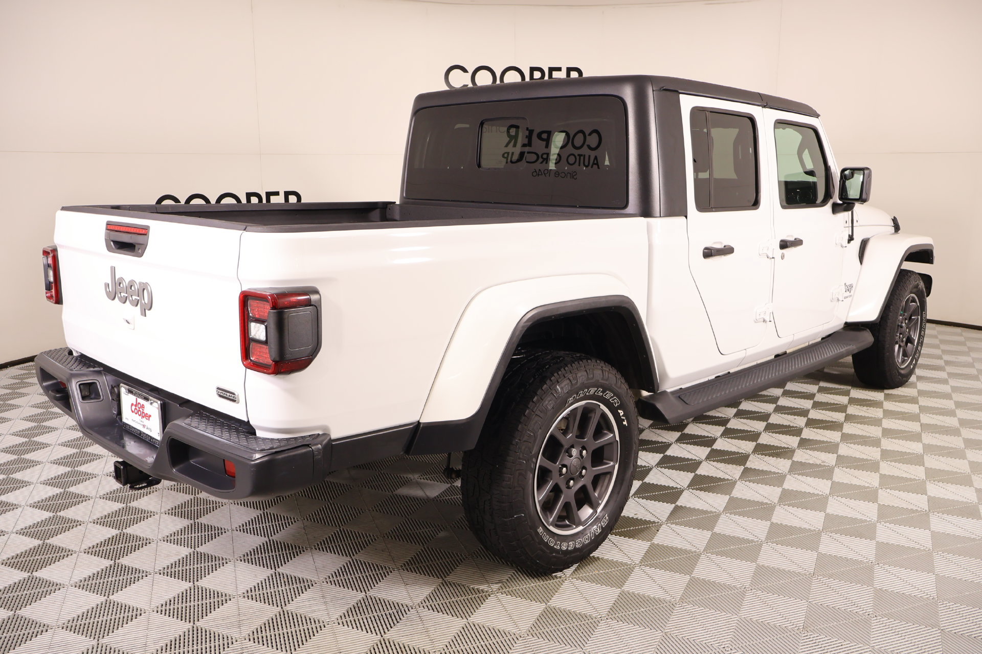 Used 2020 Jeep Gladiator Overland w/ LED Lighting Group AWD/4WD image 20