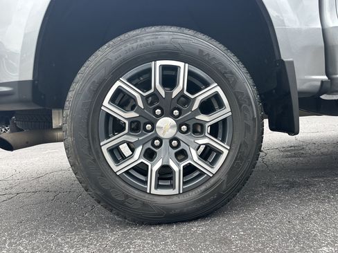 Used 2023 Chevrolet Colorado LT w/ LT Convenience Package II RWD image 18
