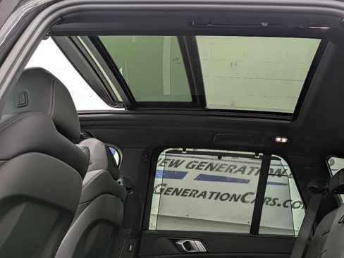 Used 2023 BMW X5 xDrive40i AWD/4WD image 6