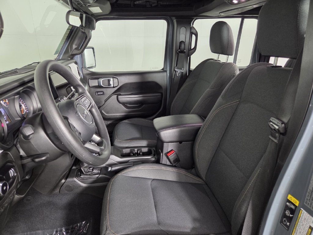 Used 2025 Jeep Wrangler Unlimited Sport AWD/4WD image 9