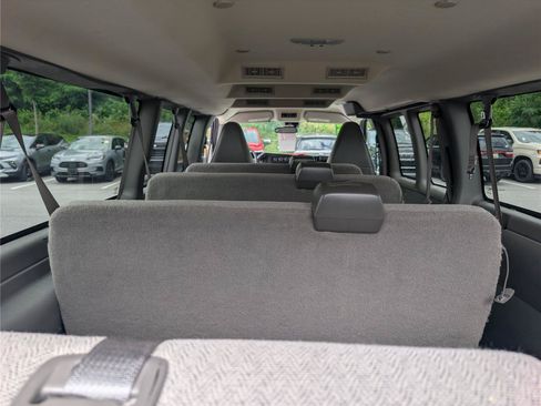 Used 2025 Chevrolet Express 3500 LT w/ LT Preferred Equipment Group RWD image 14