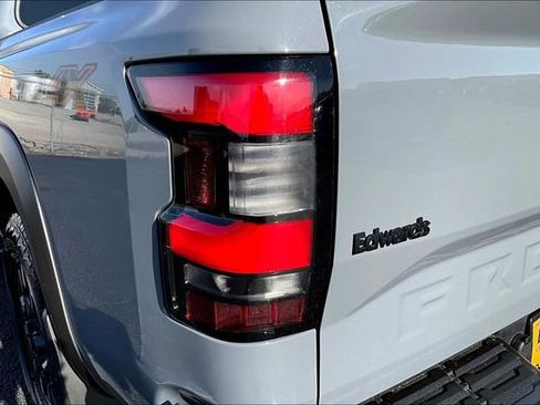 Used 2022 Nissan Frontier PRO-4X AWD/4WD image 24