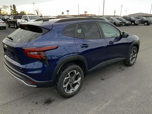 Used 2024 Chevrolet Trax LT w/ Driver Confidence Package image 12