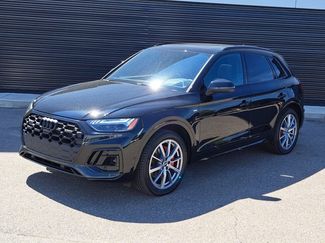 Used 2024 Audi Q5 e Prestige w/ Prestige Package image 1